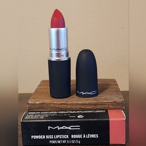 MAC POWDER KISS LIPSTICK - STAY CURIOUS